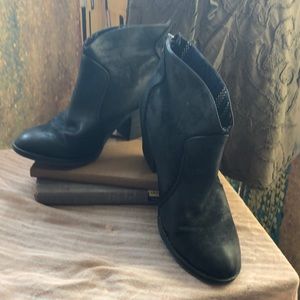 Like new! Blowfish booties